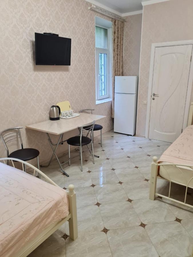 Guest House Gorny Ruchei Гагра Екстериор снимка